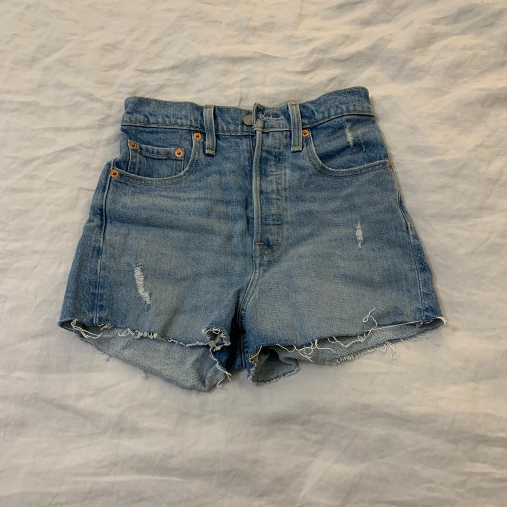 Levi Ribcage Shorts